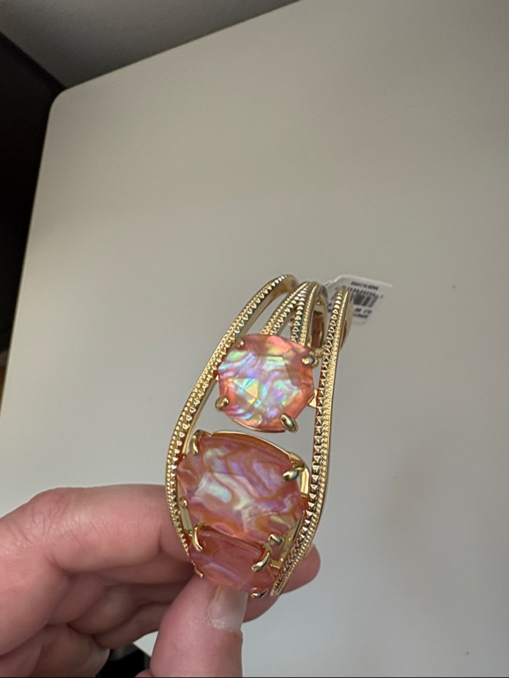 NWT [Kendra Scott] Daphne Statement Gold Cuff Bracelet, Pink Iridescent Abalone - Picture 6 of 12